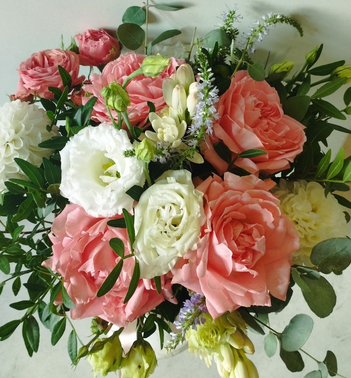 Vegyes virág csokor M méret rózsaszínes árnyalat