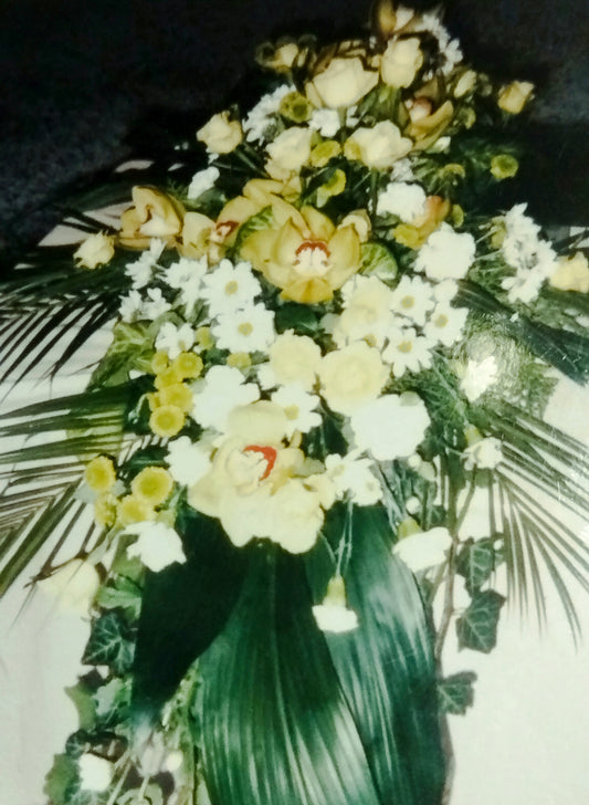 Koporsó dísz orchideával