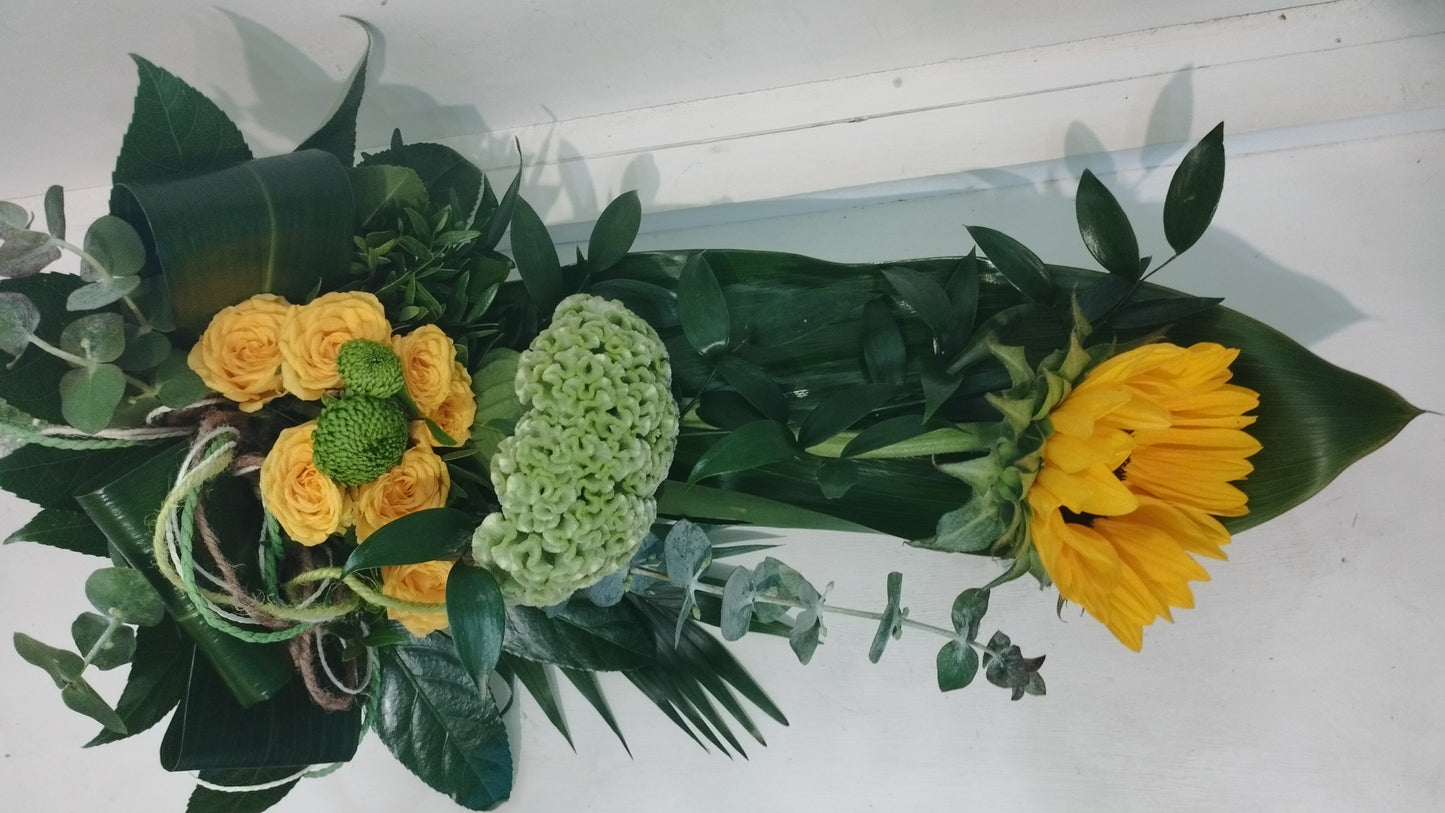 Három szállas vegyes virág csokor