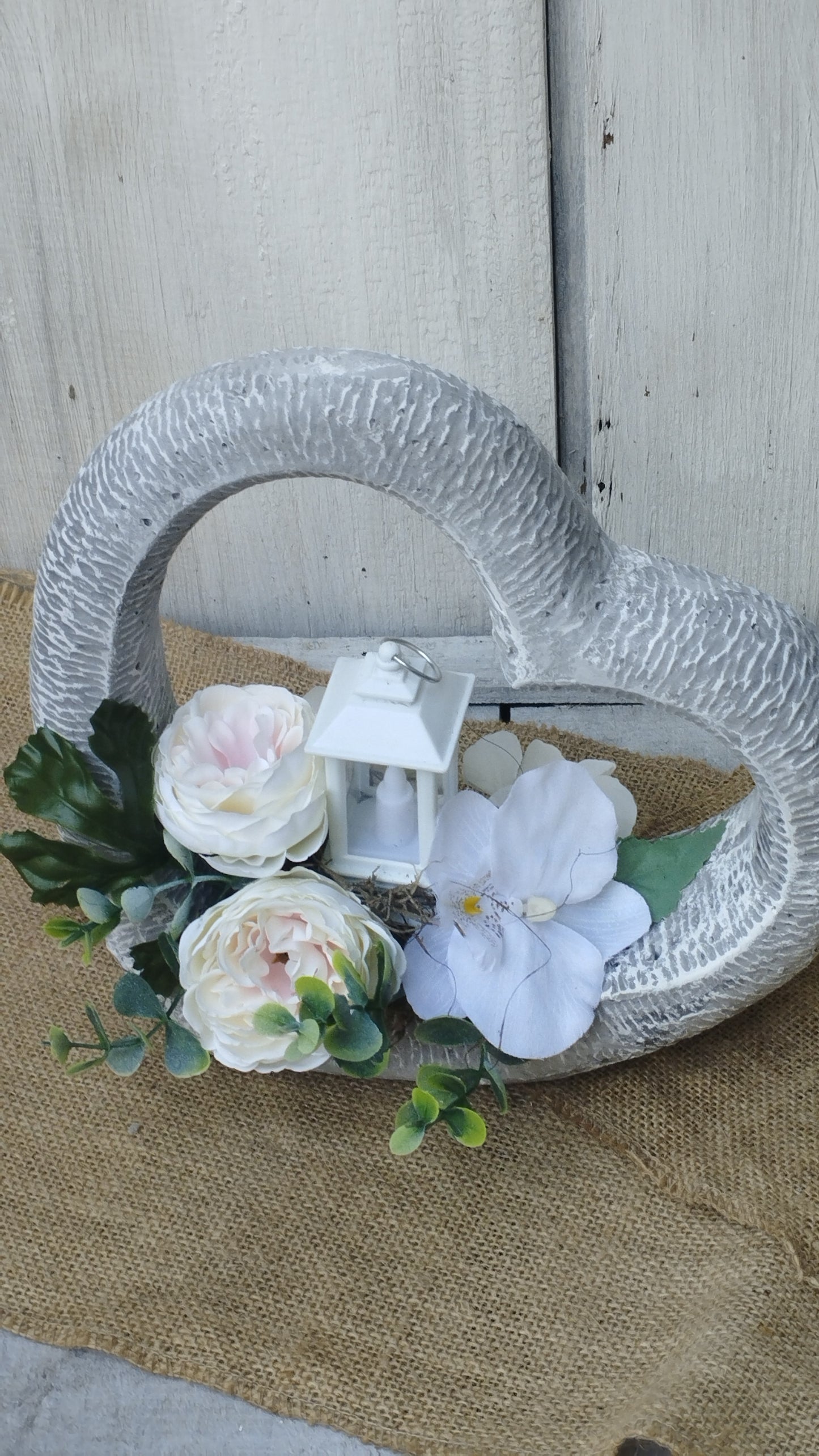 Kő szív lámpással