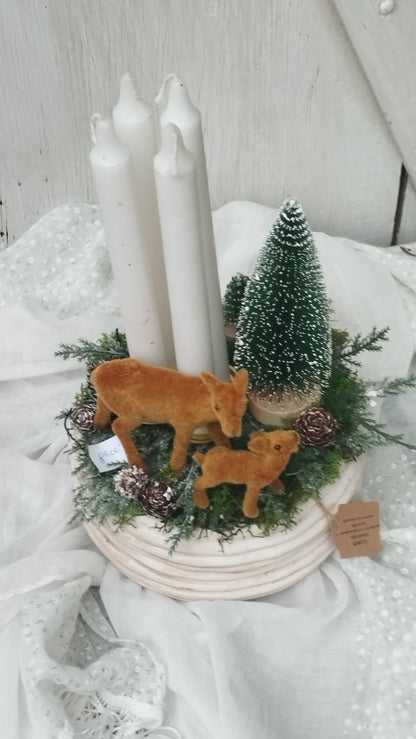 Őzikés dísz a fenyvesben