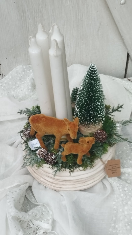 Őzikés dísz a fenyvesben