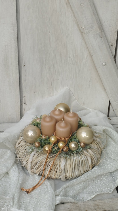Bézs és arany adventi koszorú
