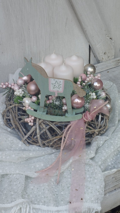 Pasztel zöld fa lovacska púder rózsaszínnel