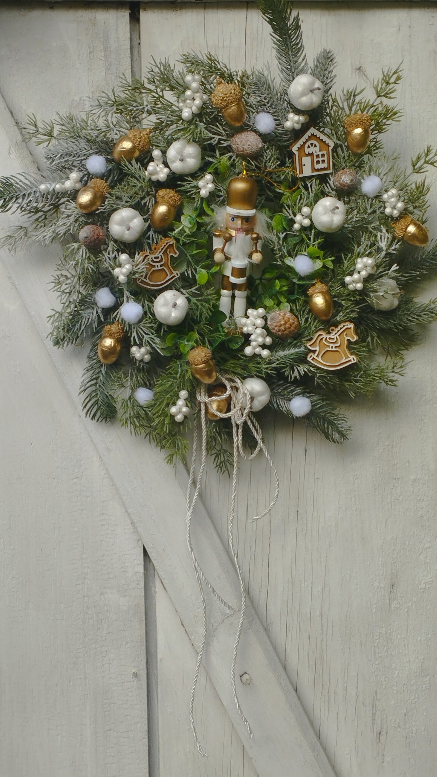 Fehér arany kopogtató Diótörővel