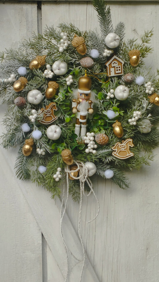 Fehér arany kopogtató Diótörővel