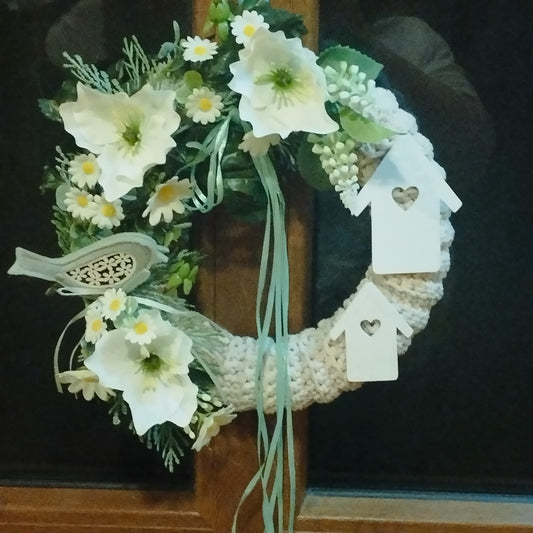 Bézs horgolt alapon hunyor ,kamilla ,kismadár