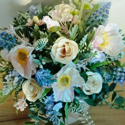 Gyöngyike rózsával mák virággal rózsaszín boxban