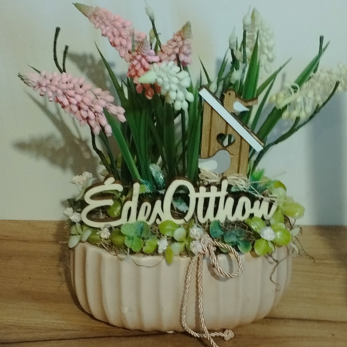 Rózsaszín ,fehér Gyöngyike