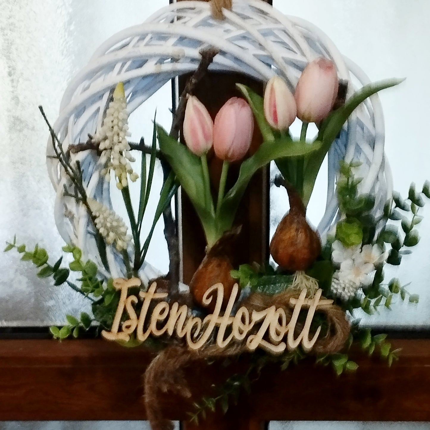 Tulipán hagymás koszorú , Gyöngyikével,