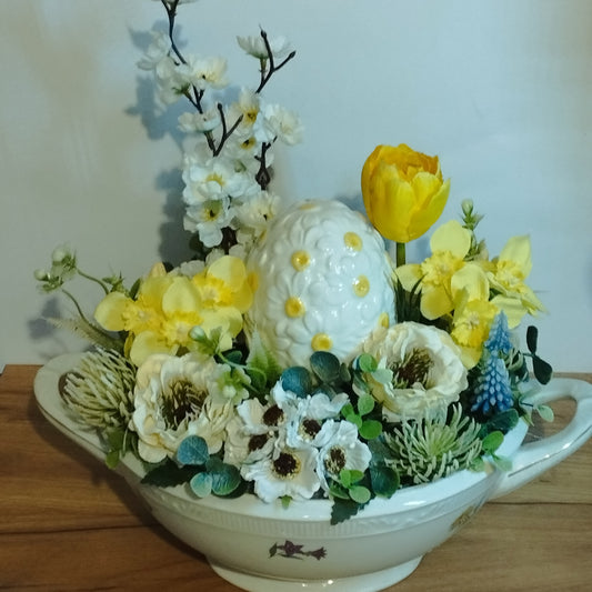 Leveses tálba készült kollekció a tojás kivehető