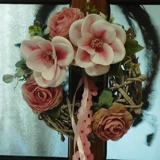 Magnóliás koszorú vessző alapon